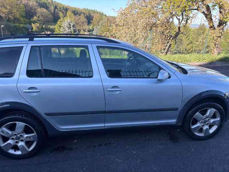 Škoda Octavia scout 2.0 tdi4x4 103kw - foto 5