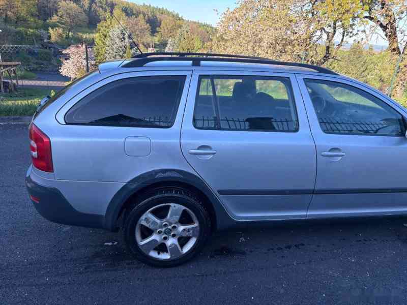 Škoda Octavia scout 2.0 tdi4x4 103kw - foto 6