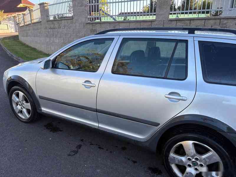 Škoda Octavia scout 2.0 tdi4x4 103kw - foto 10
