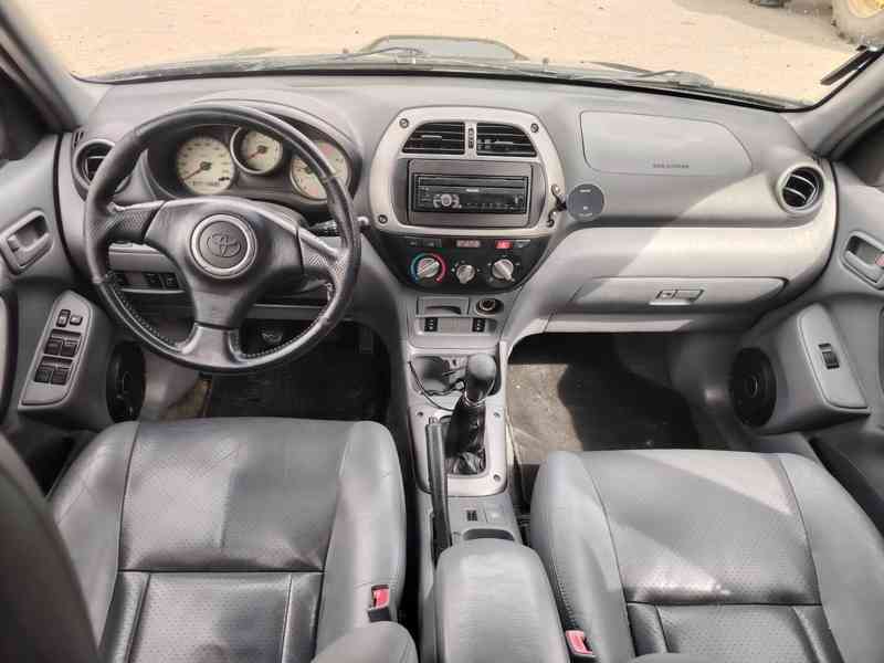 Toyota RAV 4 - foto 6