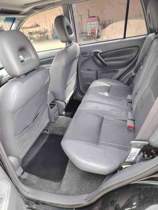 Toyota RAV 4 - foto 9