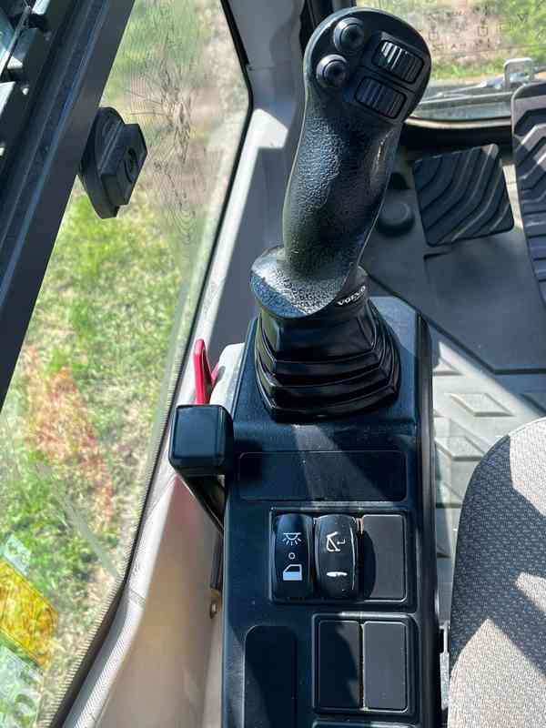 Kolové rypadlo Volvo EWR170E (Možnost leasingu) - foto 11