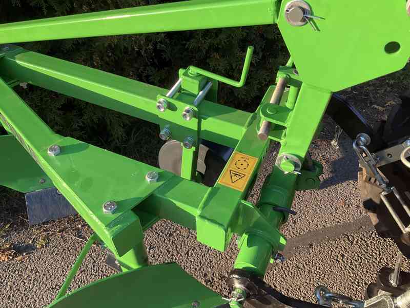 Pluh na orbu za traktor - Dvouradličný - foto 2