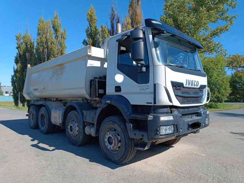 IVECO AD410T41 8x4 sklápěč Schmitz S1 - foto 2