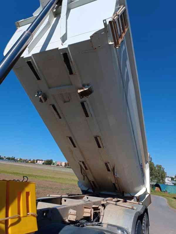 IVECO AD410T41 8x4 sklápěč Schmitz S1 - foto 12