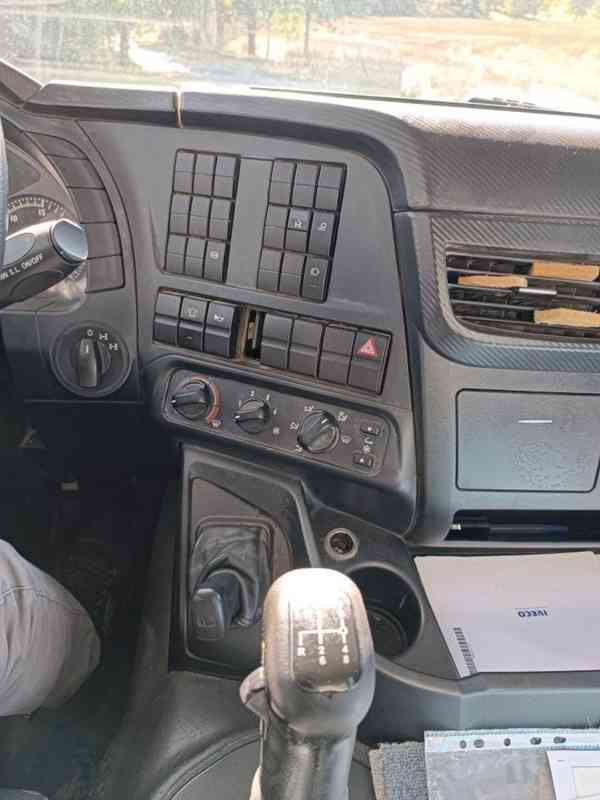 IVECO AD410T41 8x4 sklápěč Schmitz S1 - foto 13