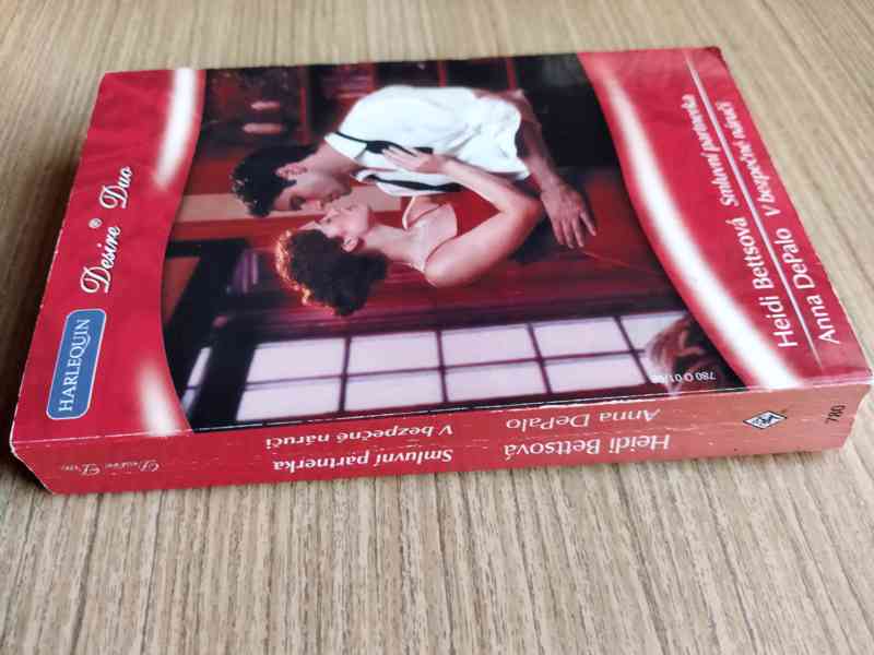 Smluvní partnerka - V bezpečné náruči - HARLEQUIN Desire DUO - foto 3