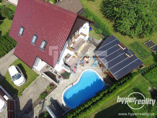 Třebovice - okr.UO - prodej luxusního domu 7+1 s venkovním bazénem, dvougaráží a altánem - foto 1