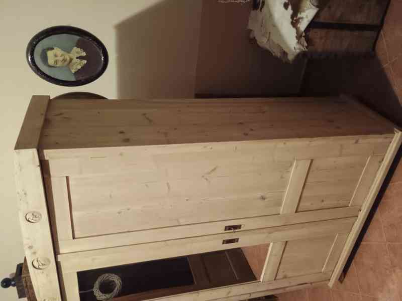 stará šatní skříň se zrcadlem - foto 2