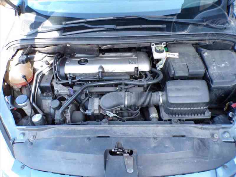 Peugeot 307 2,0 CC KLIMA,TAŽ.ZAŘ. - foto 13