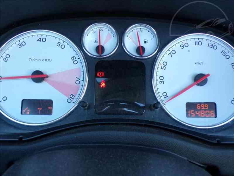Peugeot 307 2,0 CC KLIMA,TAŽ.ZAŘ. - foto 6