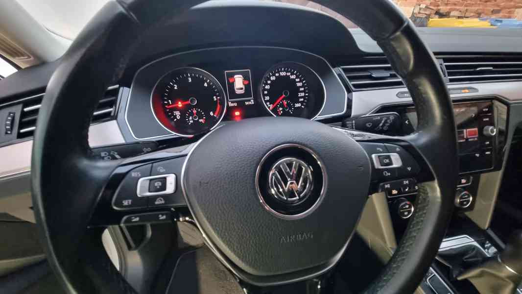 VW Passat Variant 2.0 TDI R-line - foto 6