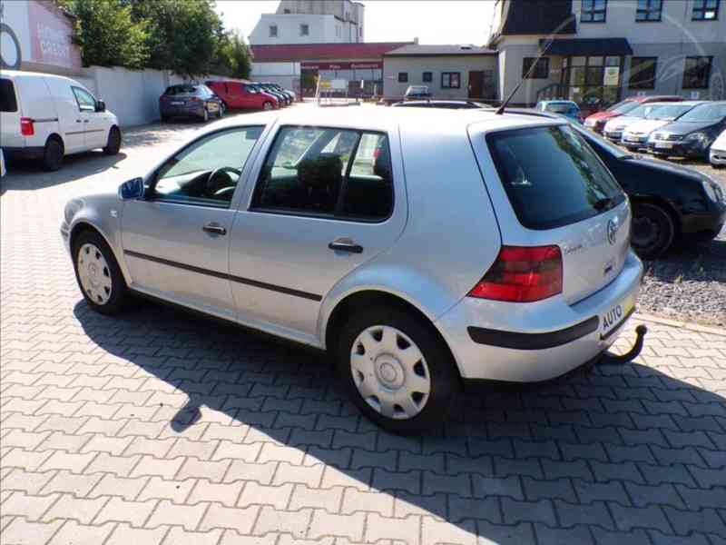 Volkswagen Golf 1,6 i KLIMA,TAŽNÉ ZAŘ. - foto 5