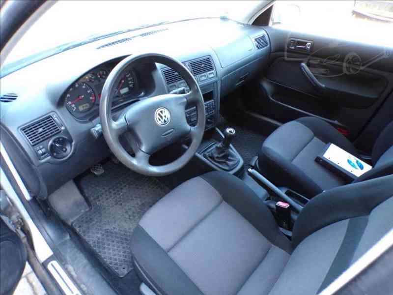 Volkswagen Golf 1,6 i KLIMA,TAŽNÉ ZAŘ. - foto 8