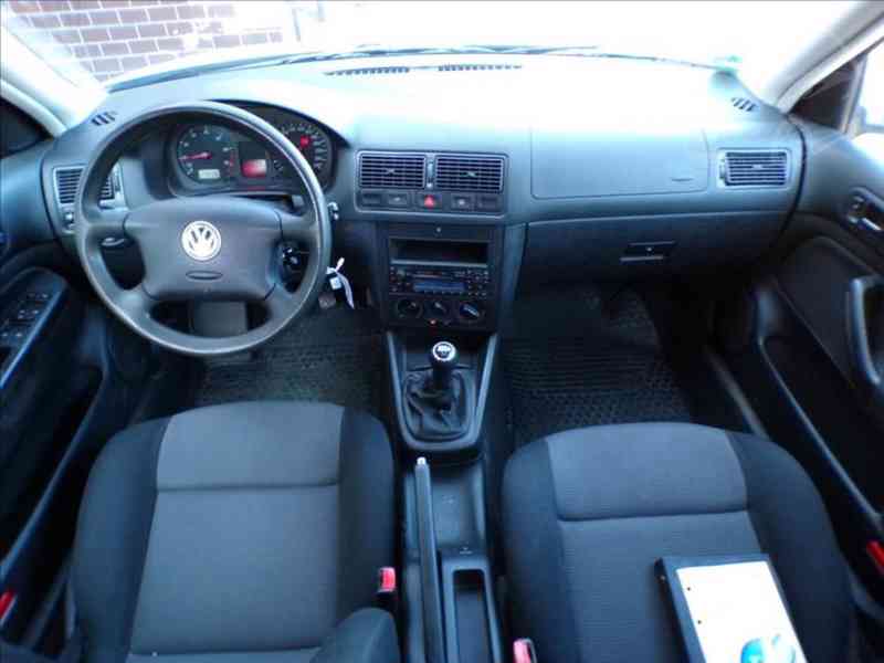 Volkswagen Golf 1,6 i KLIMA,TAŽNÉ ZAŘ. - foto 6