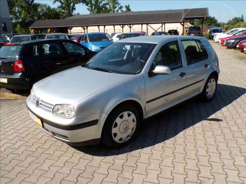 Volkswagen Golf 1,6 i KLIMA,TAŽNÉ ZAŘ. - foto 2
