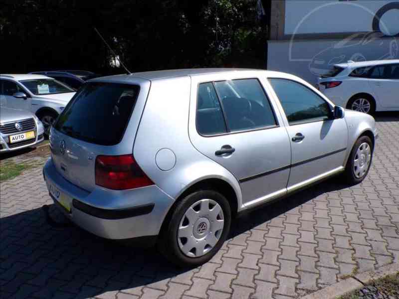 Volkswagen Golf 1,6 i KLIMA,TAŽNÉ ZAŘ. - foto 3