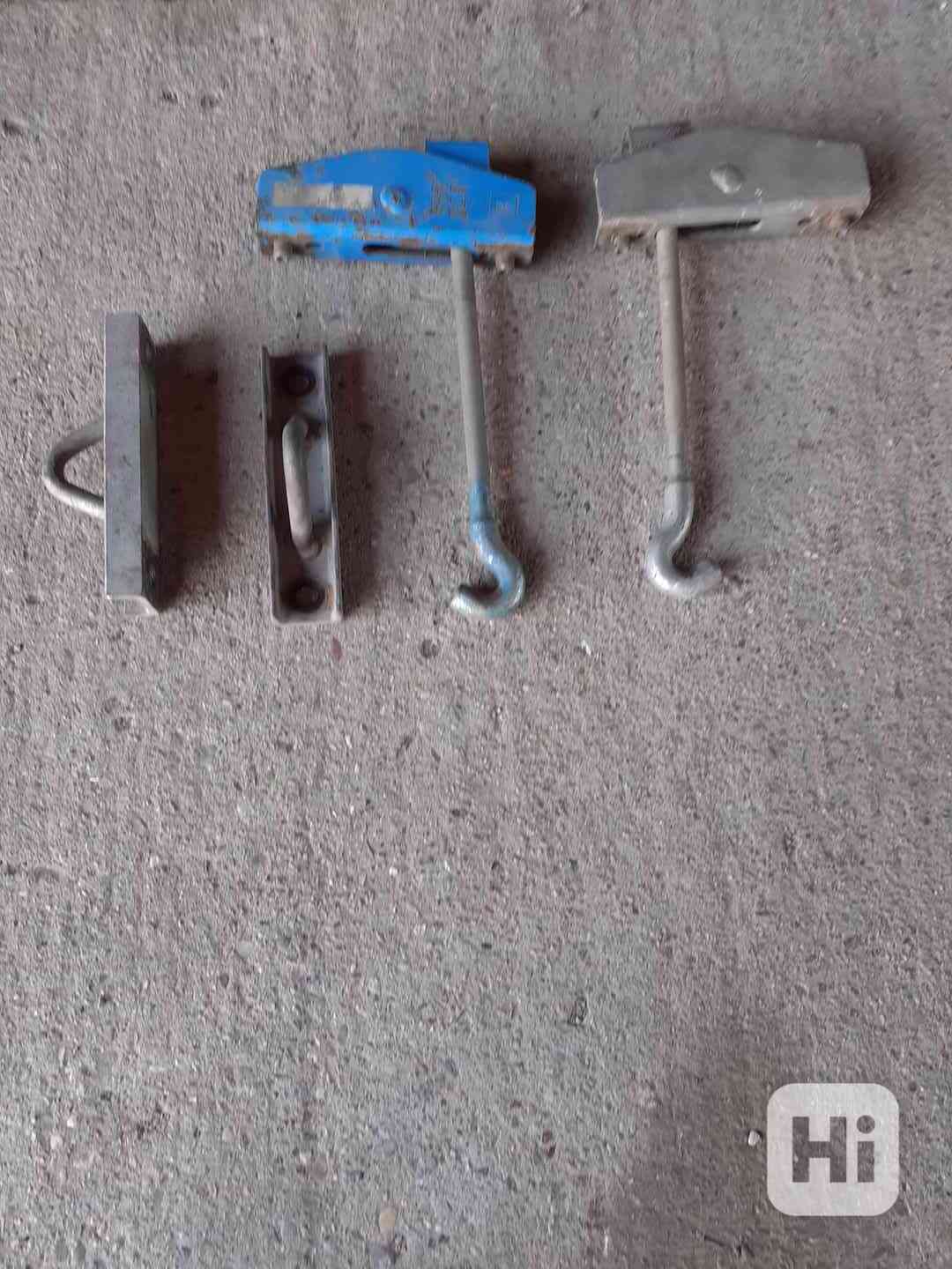 Prodavam sponovaky John Deere, Case, MF na dvojkolesy, kus 2 - foto 1