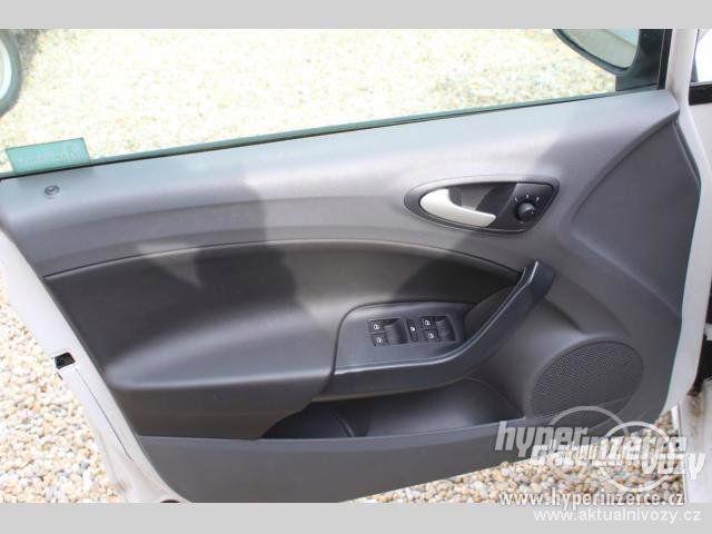 Seat Ibiza 1.2, benzín, automat, rok 2011 - foto 3