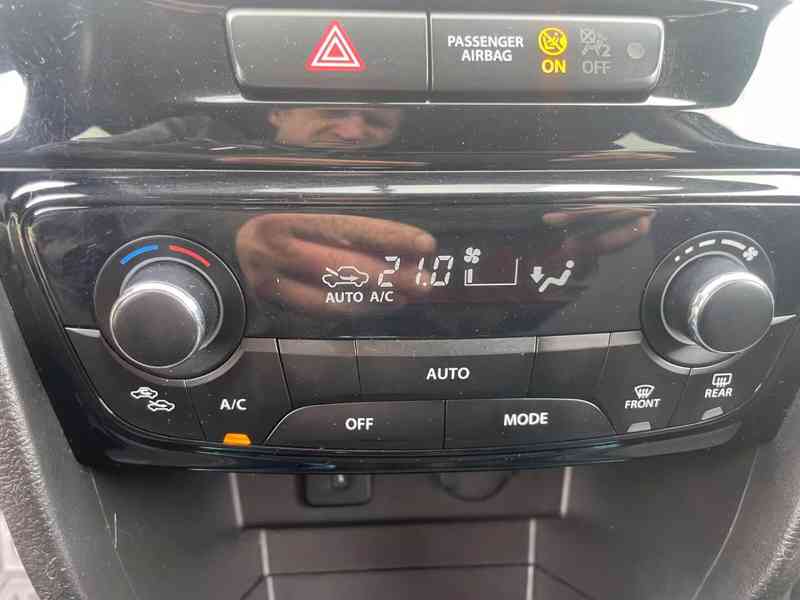 Suzuki Vitara 1.6i Comfort+ 4x4 benzín 88kw - foto 17