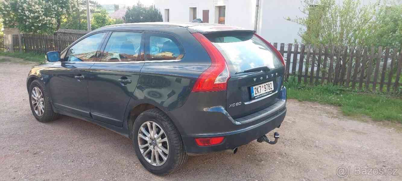 Volvo XC60 2,4 diesel 4x4, WD 5D - foto 4
