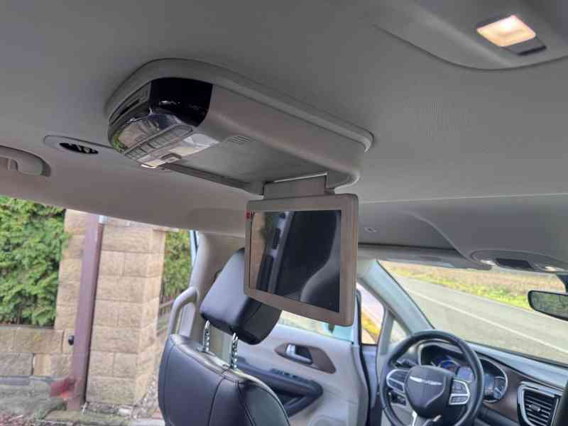 Chrysler Pacifica 3,6 Hybrid Plug-In DVD 2019 DPH - AKCE - foto 12