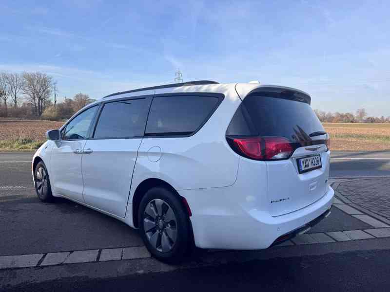 Chrysler Pacifica 3,6 Hybrid Plug-In DVD 2019 DPH - AKCE - foto 3