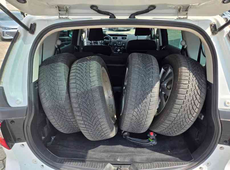 Mazda 5 Center-Line 2,0i benzín 110kw - foto 13