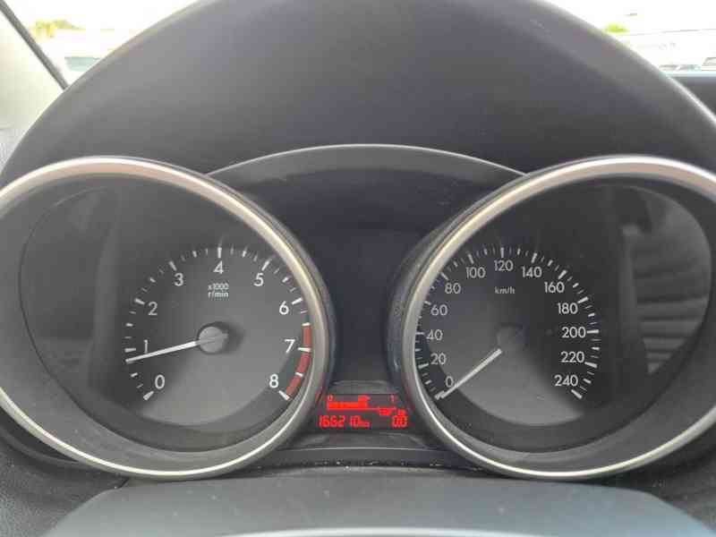 Mazda 5 Center-Line 2,0i benzín 110kw - foto 16