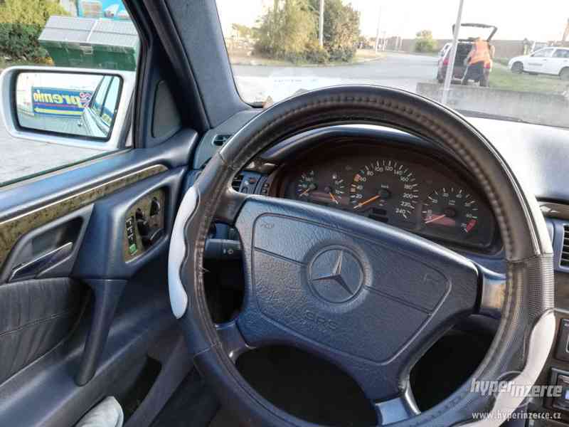 Mercedes-Benz E 200 Avantgarde - foto 9