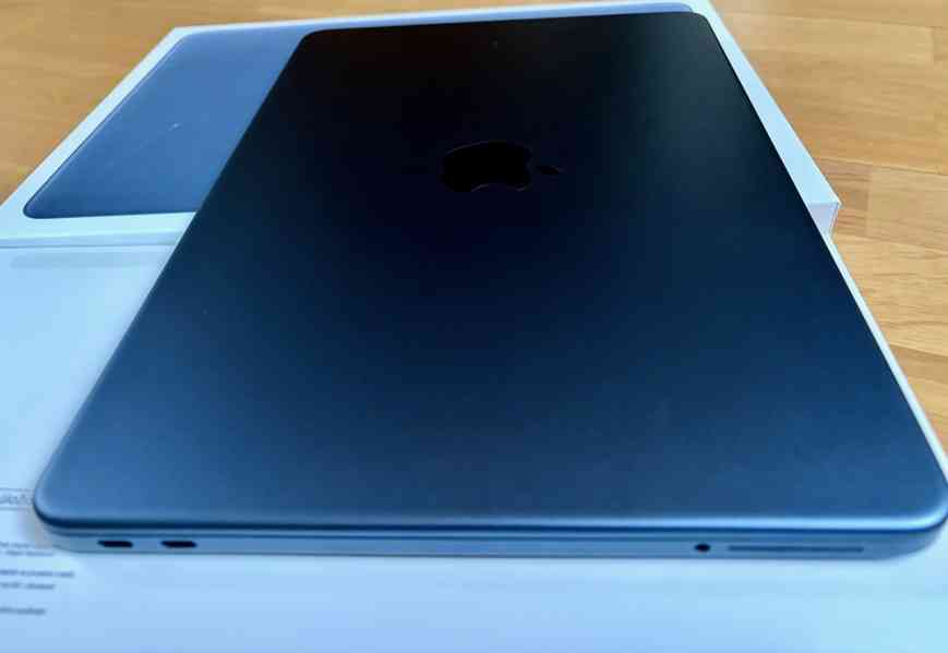 Zánovní MacBook Neo 256GB v záruce - foto 3