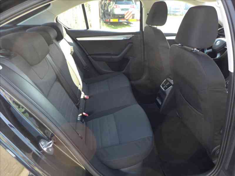 Škoda Octavia 2,0 TDI 110KW, 1.MAJITEL - foto 17