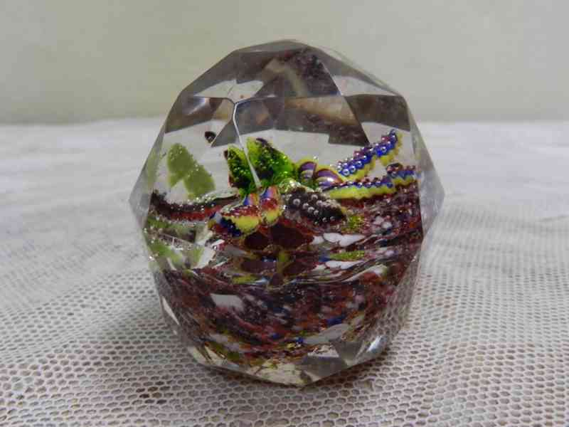Zajímavé staré broušené hranované Těžítko Květ Bublinky - foto 3