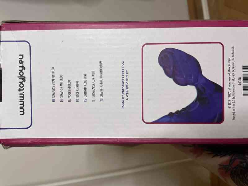 Zbrusu nové oboustrané strap-on dildo - foto 2