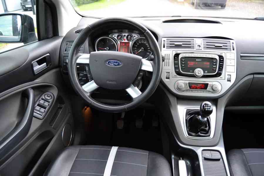 Ford Kuga 2.0 TDCI 103kW Titanium Panorama 4x4 - foto 8