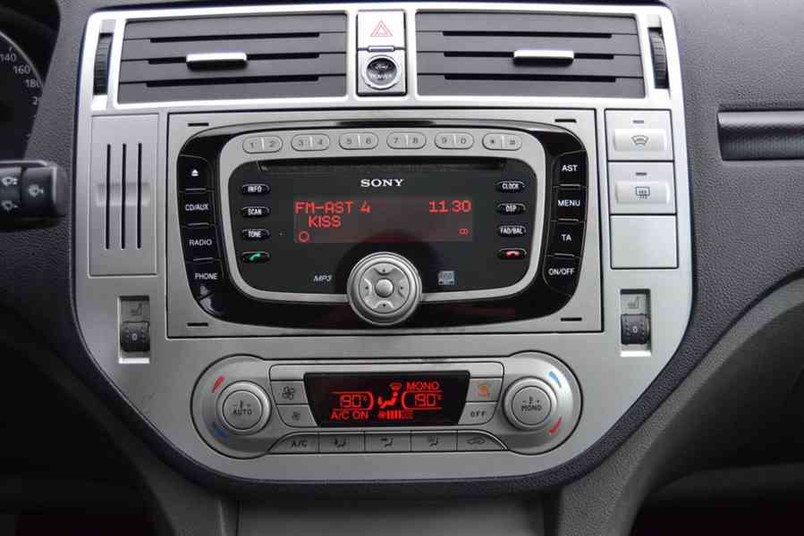 Ford Kuga 2.0 TDCI 103kW Titanium Panorama 4x4 - foto 9