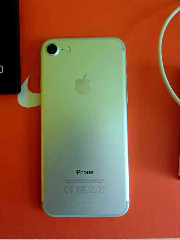 Mobilní telefon Apple iPhone 7 - foto 2