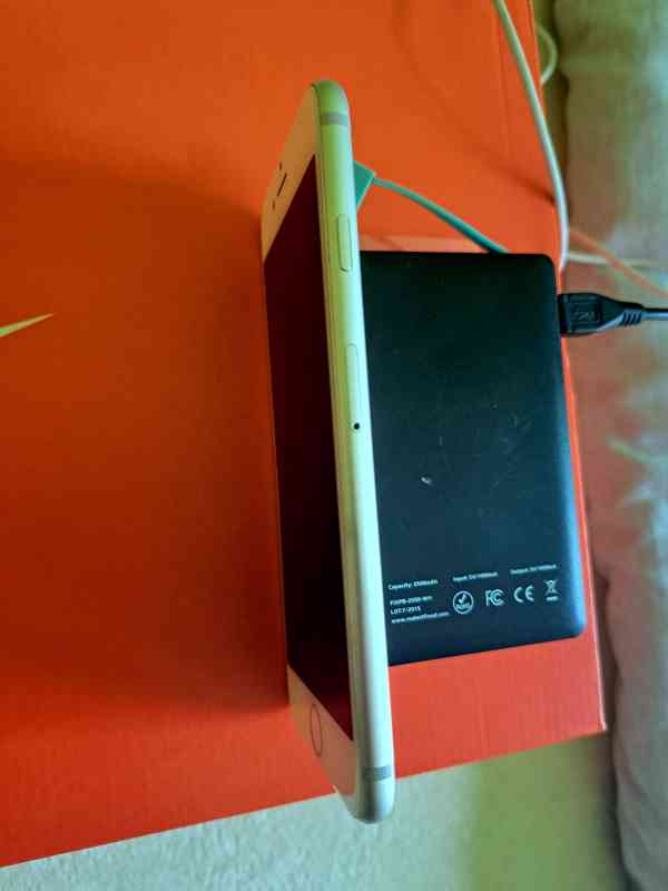 Mobilní telefon Apple iPhone 7 - foto 4