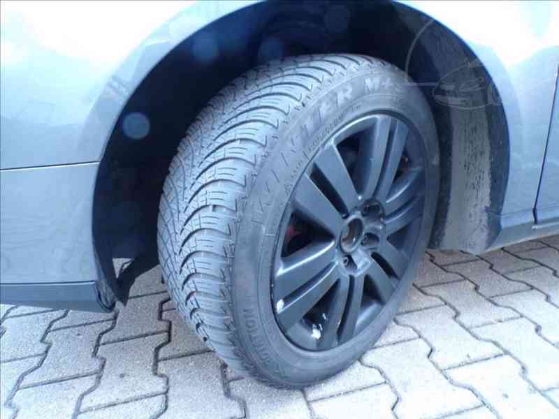 Volkswagen Passat 2,0 TDI DSG-NOVÁ SPOJKA - foto 16