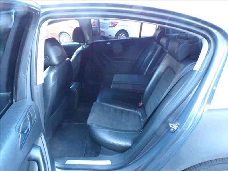 Volkswagen Passat 2,0 TDI DSG-NOVÁ SPOJKA - foto 9