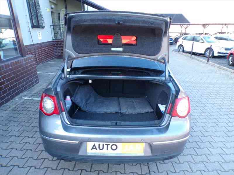 Volkswagen Passat 2,0 TDI DSG-NOVÁ SPOJKA - foto 10