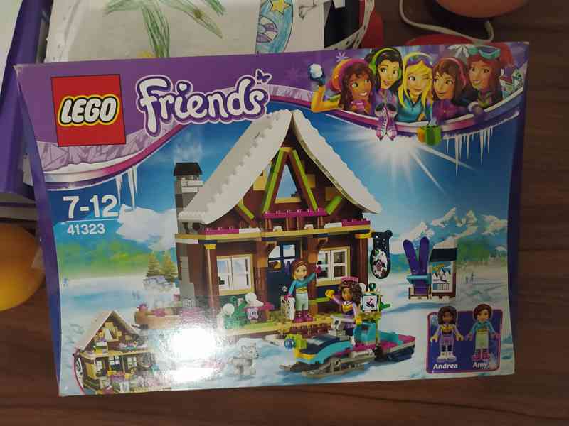 Lego Friends 41323 Chata v zim. středisku + 41321Terénní vůz