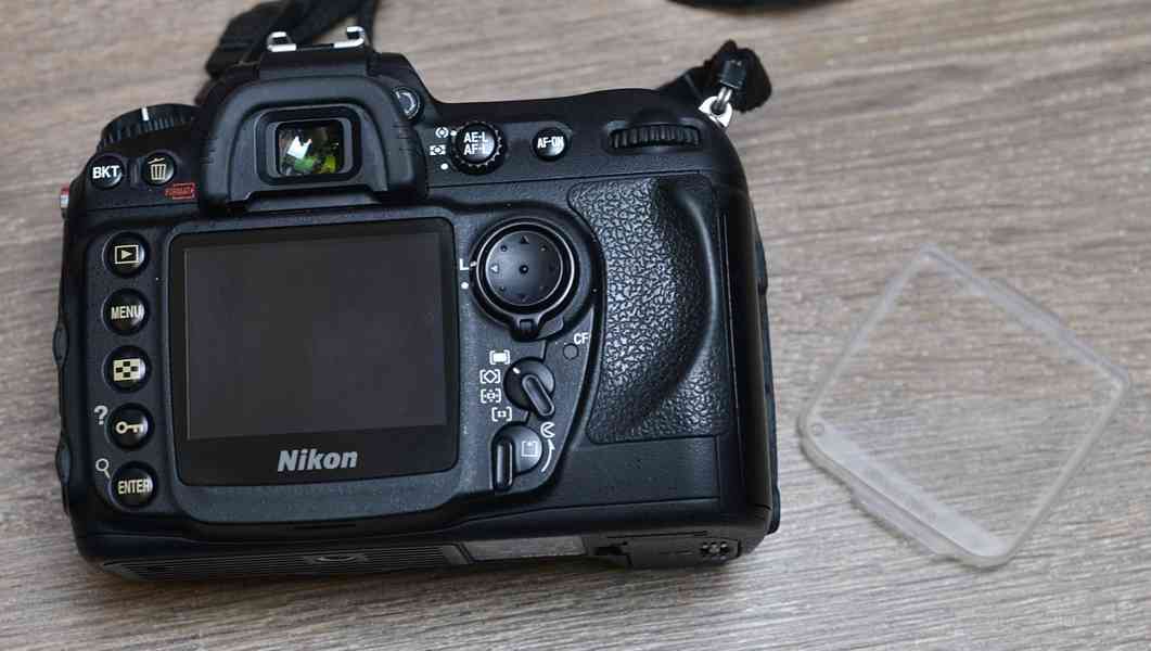 Nikon D200 *10.2 Mpix CCD*Poloprof. DSLR*25000 Exp - foto 5