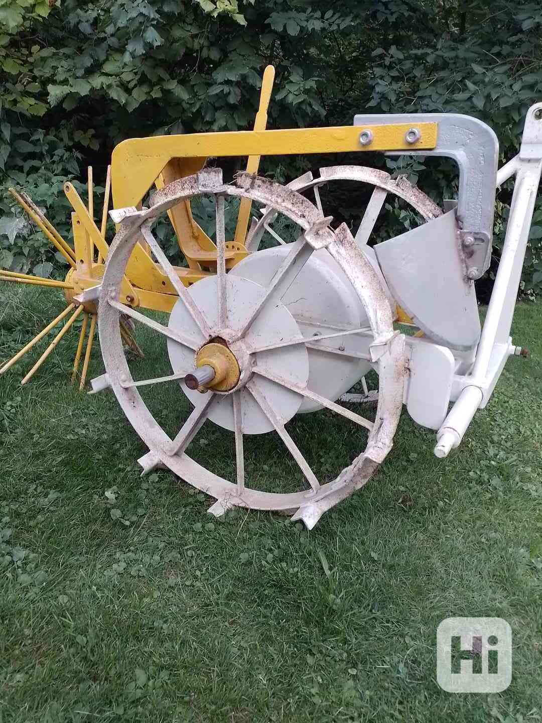 nesená kopačka na brambory - foto 1