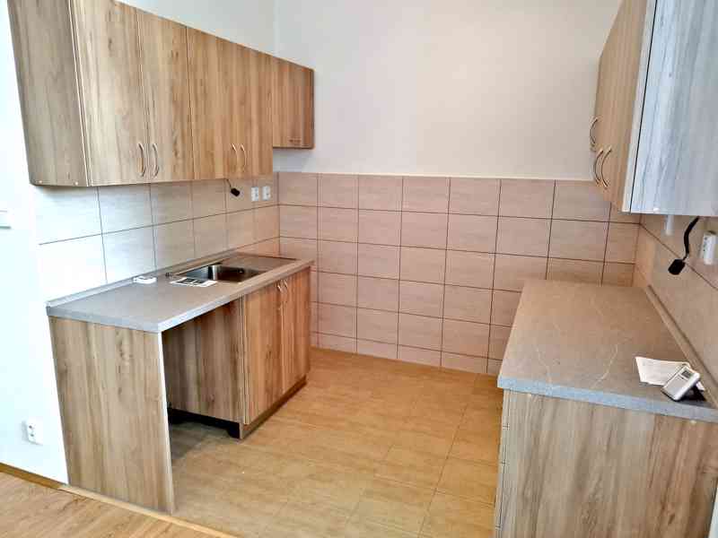 Prodej objektu pro výrobu a administrativu celkem 2585 m² - foto 18