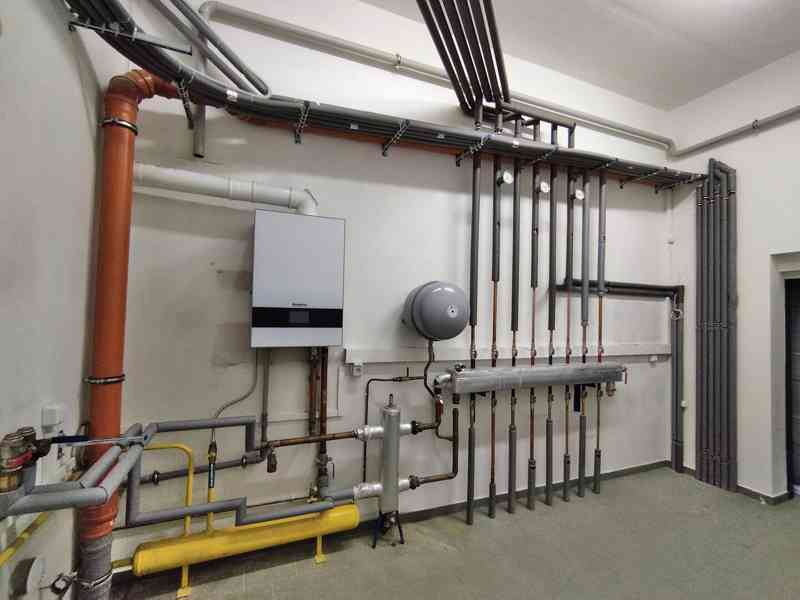 Prodej objektu pro výrobu a administrativu celkem 2585 m² - foto 20
