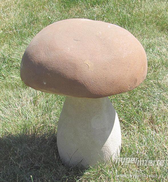 Nádherná pískovcová zahradní dekorace houba velká - foto 1