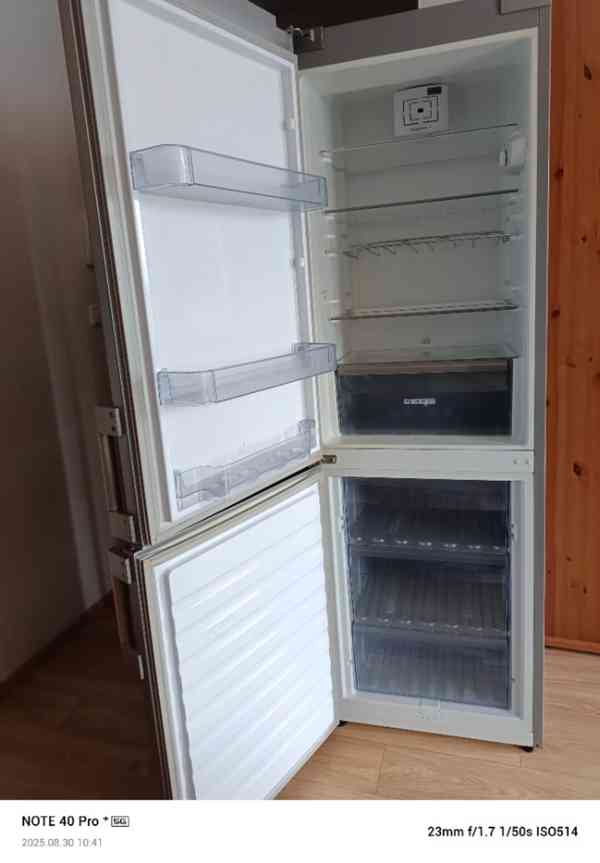 Prodám kombin.LEDNICI s MRAZÁKEM BAUKNECHT, barva nerez  - foto 4
