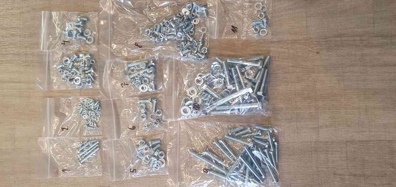 Jawa 50 pionýr sada šroubů 550, 555, 20, 21, 23 - foto 2