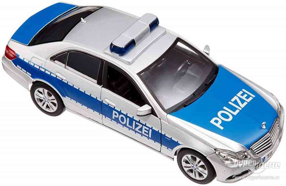 Model 1:18 Mercedes E-Class W212 1:18 2010 Polizei - foto 4